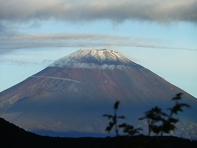 富士山初冠雪
